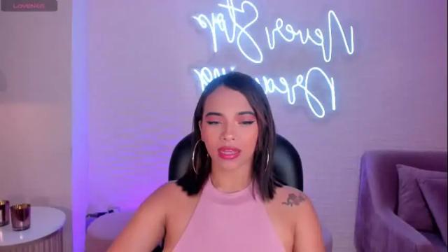 Image 2 of carlasmithx Stream on Chaturbate on 1 month ago