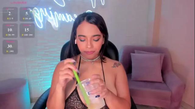 Image 4 of carlasmithx Stream on Chaturbate on 1 month ago