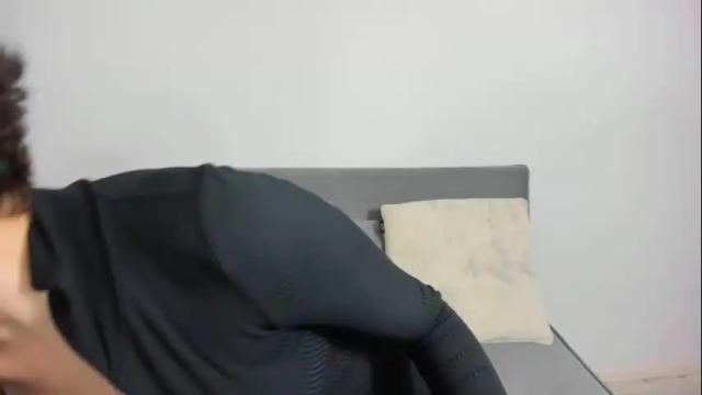 Image 2 of carlidesire Stream on Chaturbate on 8 days ago