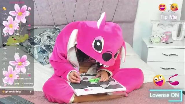 Image 7 of carlie_evans Stream on Chaturbate on 1 month ago