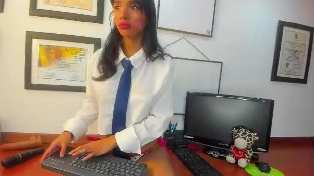 Thumbnail 1, carlie_evans's Stream at Chaturbate, 1 month ago