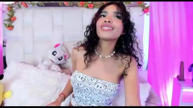 Image 2 of carlie_evans Stream on Chaturbate on 12 days ago