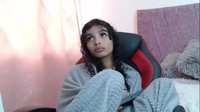 Image 6 of carlie_evans Stream on Chaturbate on 11 days ago