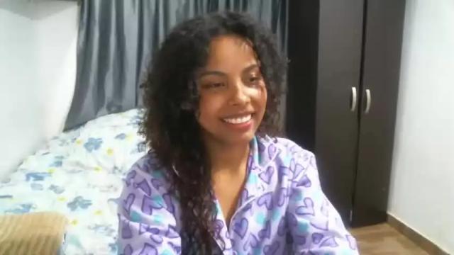 Image 2 of carlota_63 Stream on Chaturbate on 17 months ago