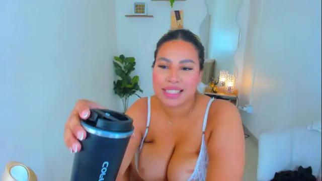 Thumbnail 1, carlota_peach's Stream at Chaturbate, 2 months ago
