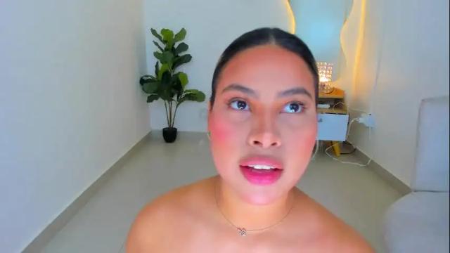 Image 12 of carlota_peach Stream on Chaturbate on 1 month ago