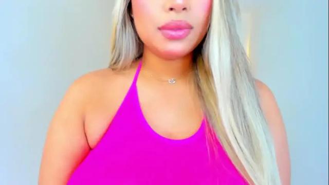 Image 2 of carlota_peach Stream on Chaturbate on 1 month ago