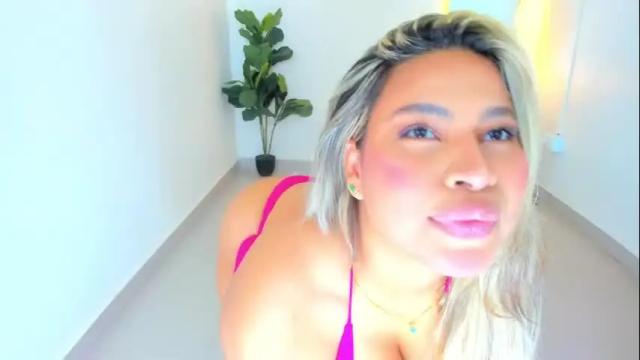 Image 10 of carlota_peach Stream on Chaturbate on 15 days ago