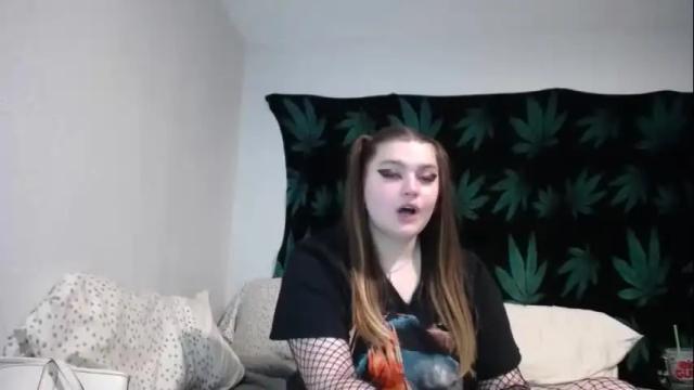 Image 3 of carlyrae420 Stream on Chaturbate on 1 month ago