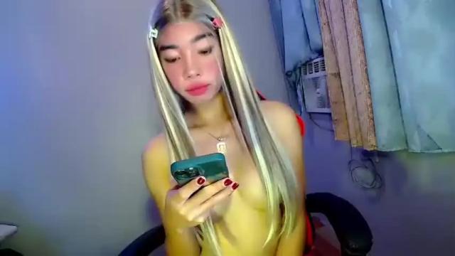 Image 12 of carmelasexmachinex Stream on Chaturbate on 14 months ago