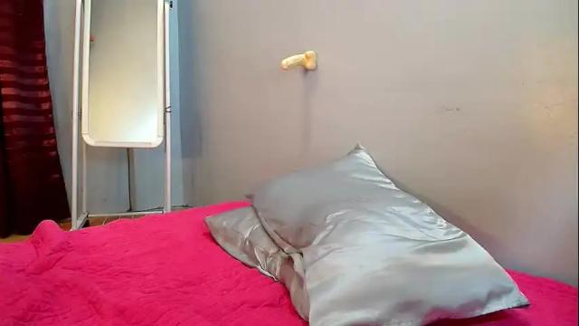 Image 12 of carmelasexmachinex Stream on Chaturbate on 1 month ago