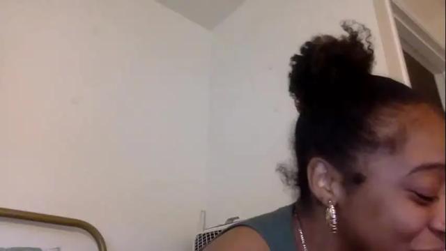 Image 10 of carmenexxxplained Stream on Chaturbate on 20 months ago