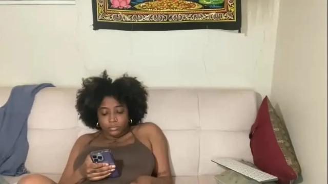 Image 6 of carmenexxxplained Stream on Chaturbate on 16 months ago