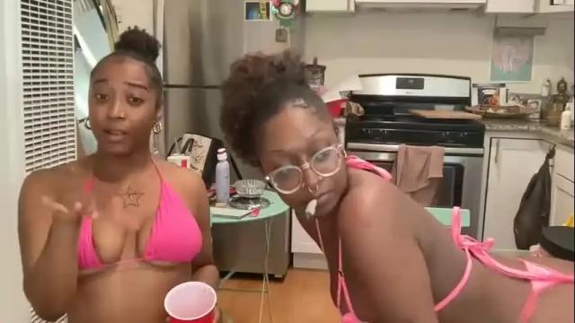 Image 4 of carmenexxxplained Stream on Chaturbate on 15 months ago