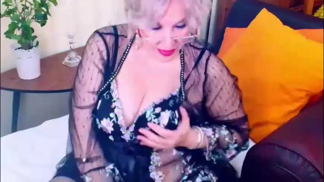 Image 8 of carmenrossi Stream on Chaturbate on 2 months ago