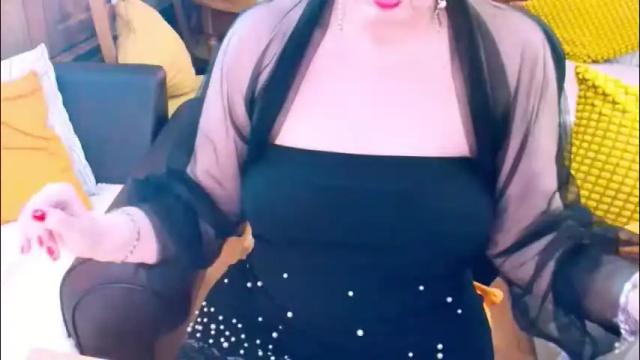 Image 12 of carmenrossi Stream on Chaturbate on 15 days ago