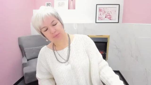 Image 12 of carmensoft Stream on Chaturbate on 18 months ago
