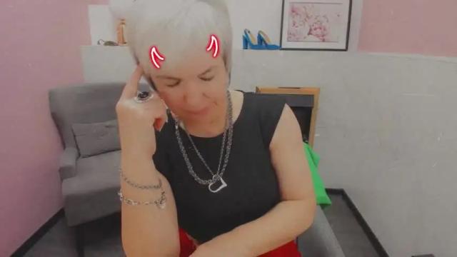Image 4 of carmensoft Stream on Chaturbate on 18 months ago