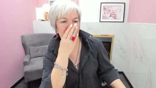Image 4 of carmensoft Stream on Chaturbate on 18 months ago