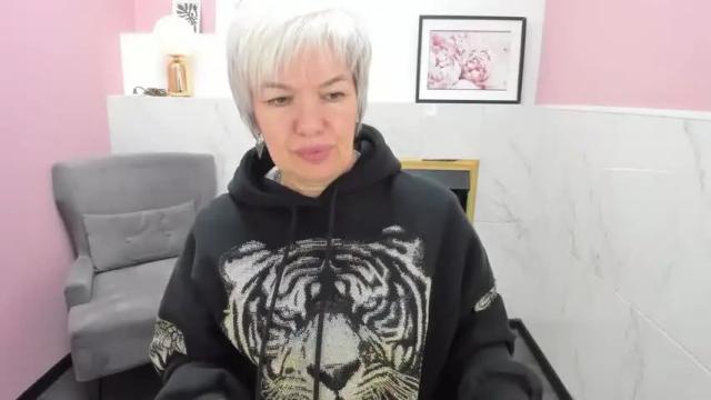Image 2 of carmensoft Stream on Chaturbate on 18 months ago