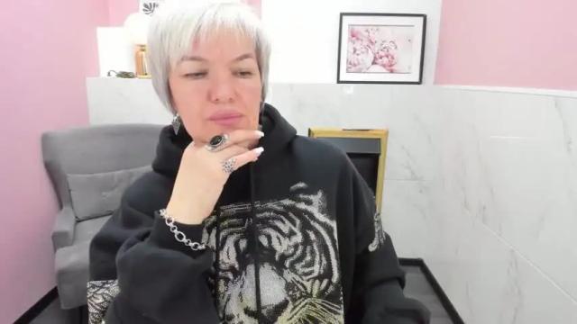 Image 6 of carmensoft Stream on Chaturbate on 18 months ago