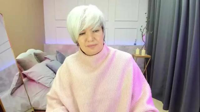 Image 2 of carmensoft Stream on Chaturbate on 18 days ago