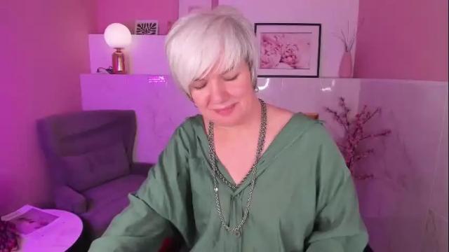 Image 2 of carmensoft Stream on Chaturbate on 1 day ago