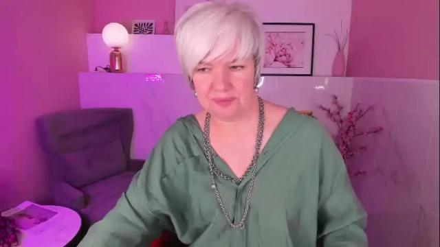 Image 6 of carmensoft Stream on Chaturbate on 1 day ago