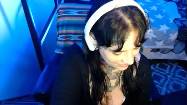 Image 4 of carmillaross Stream on Chaturbate on 1 month ago