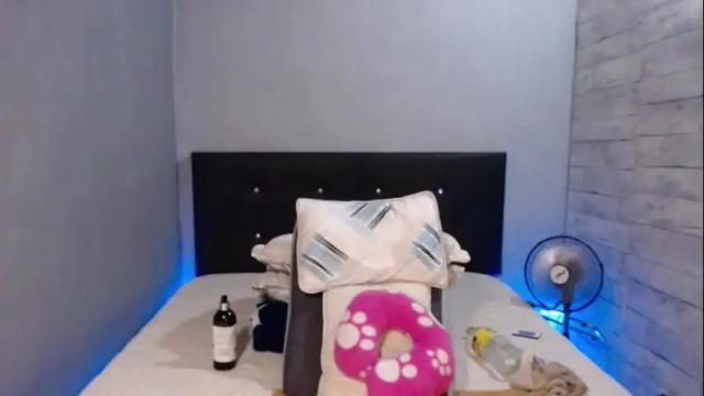 Image 4 of caro_milf_ Stream on Chaturbate on 1 month ago
