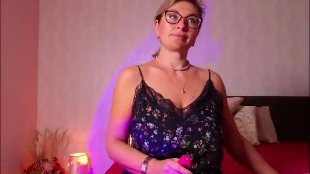 Image 3 of carojhones Stream on Chaturbate on 2 months ago