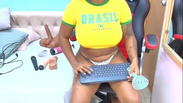 Image 2 of carol_lushot Stream on Chaturbate on 26 days ago