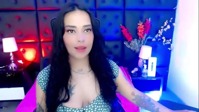 Image 2 of carolaine01 Stream on Chaturbate on 27 days ago