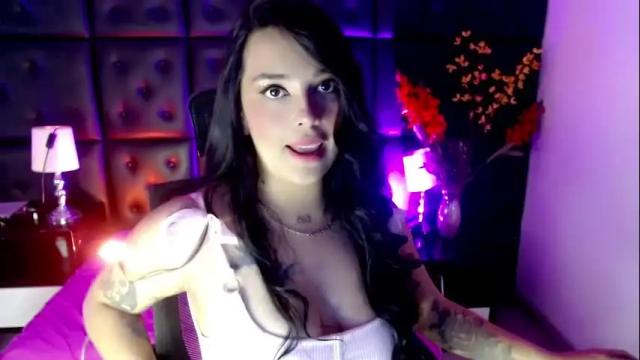 Image 2 of carolaine01 Stream on Chaturbate on 6 days ago