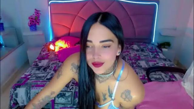 Image 3 of carolaine01 Stream on Chaturbate on 2 months ago