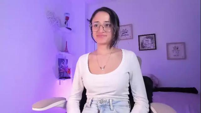 Image 8 of caroliine__ Stream on Chaturbate on 1 month ago