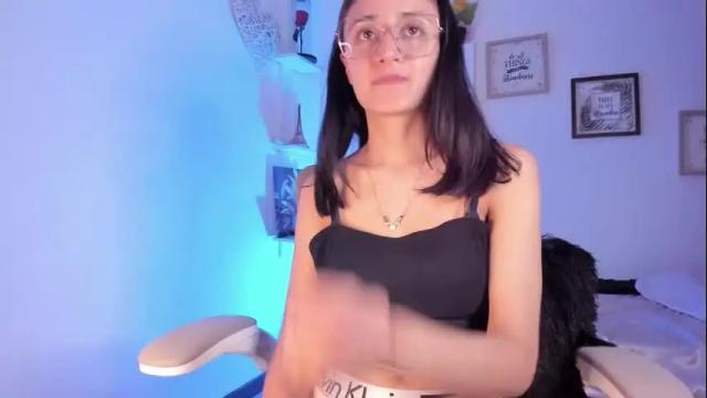 Image 7 of caroliine__ Stream on Chaturbate on 1 month ago