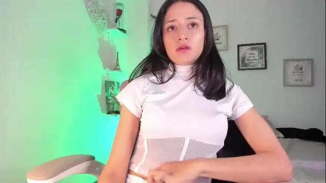Image 2 of caroliine__ Stream on Chaturbate on 1 month ago