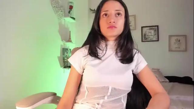 Image 3 of caroliine__ Stream on Chaturbate on 1 month ago