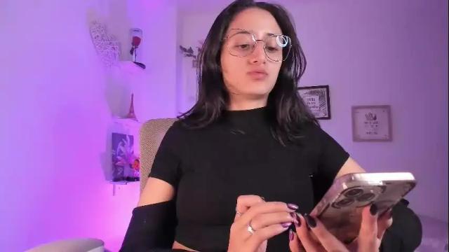Image 2 of caroliine__ Stream on Chaturbate on 1 month ago