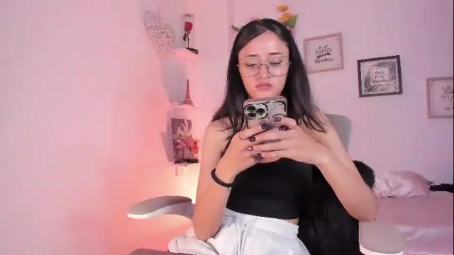 Image 8 of caroliine__ Stream on Chaturbate on 1 month ago
