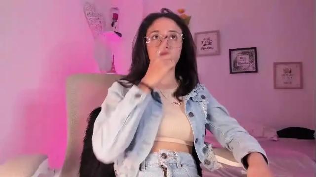 Image 10 of caroliine__ Stream on Chaturbate on 1 month ago