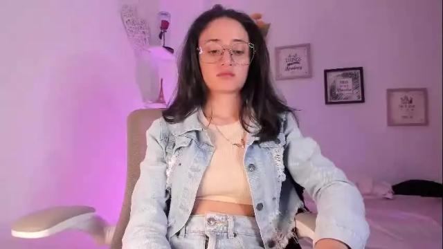Image 11 of caroliine__ Stream on Chaturbate on 1 month ago