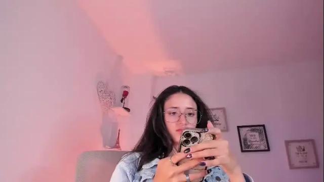 Image 7 of caroliine__ Stream on Chaturbate on 1 month ago