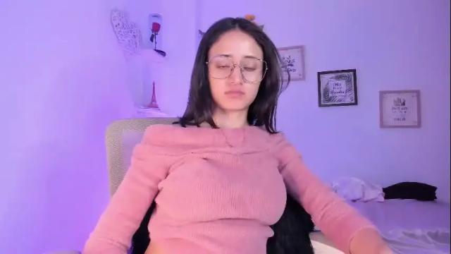 Image 11 of caroliine__ Stream on Chaturbate on 1 month ago