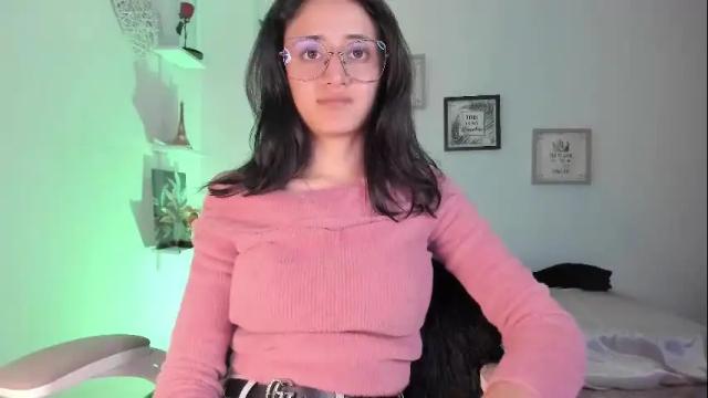 Image 2 of caroliine__ Stream on Chaturbate on 1 month ago