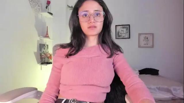 Image 3 of caroliine__ Stream on Chaturbate on 1 month ago