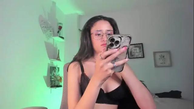 Image 12 of caroliine__ Stream on Chaturbate on 28 days ago