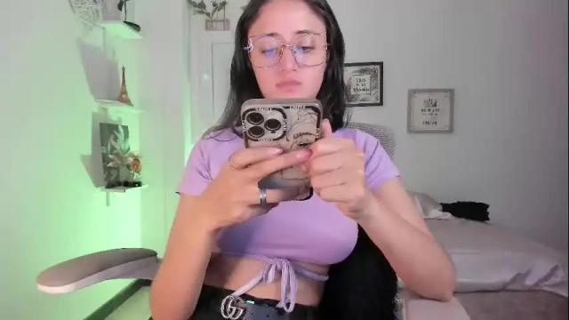 Image 10 of caroliine__ Stream on Chaturbate on 24 days ago