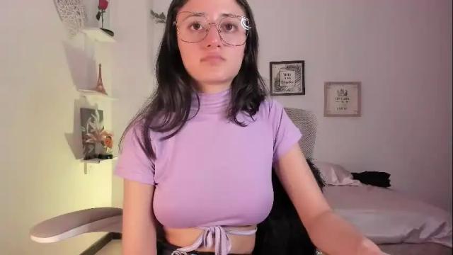 Image 11 of caroliine__ Stream on Chaturbate on 24 days ago